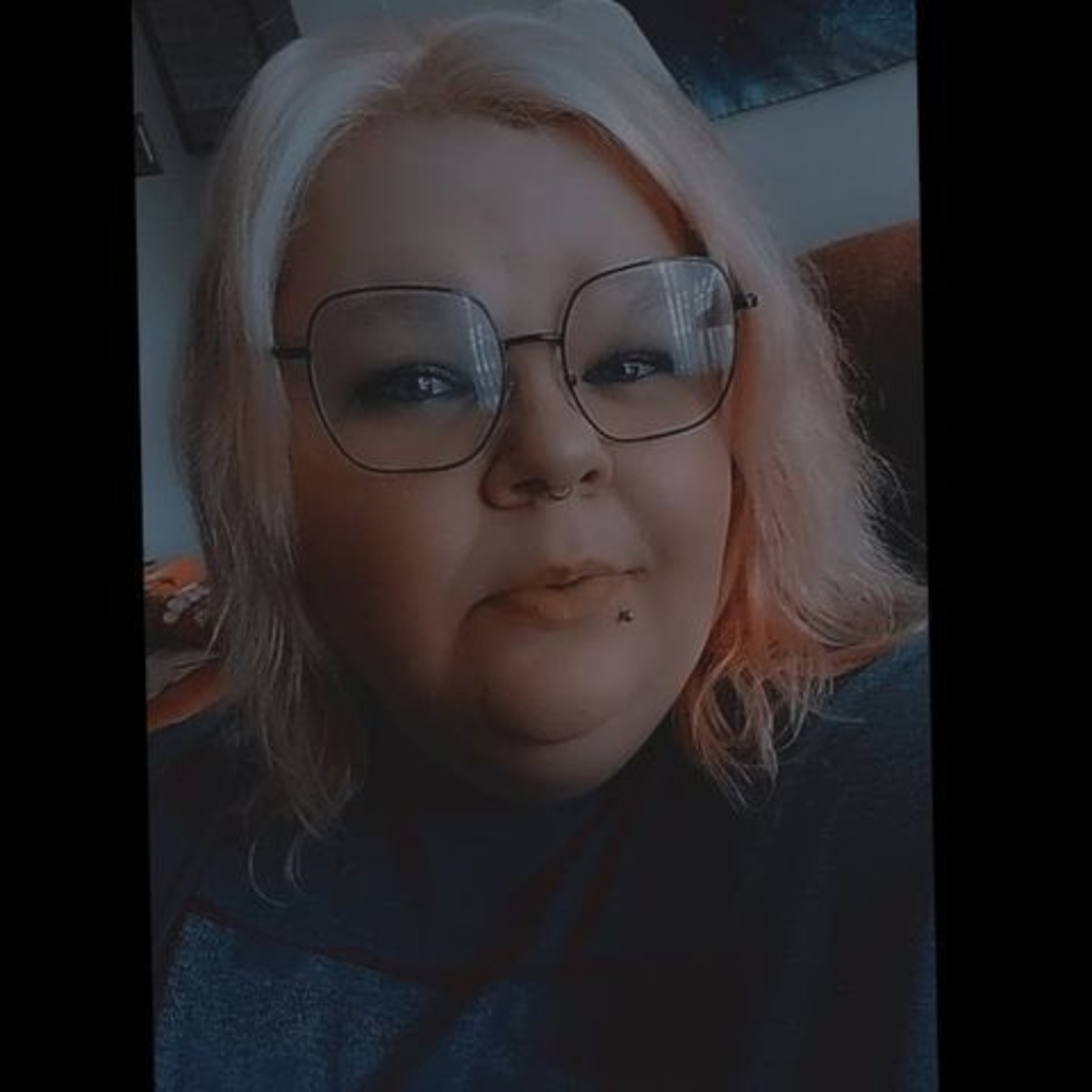 Meet your Posher, Rena